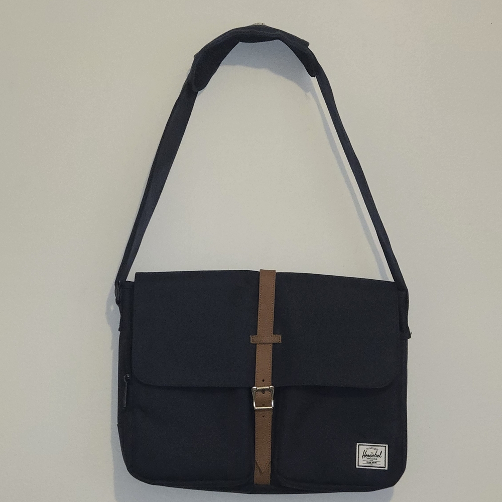 Herschel Supply Company Black Messenger Bag